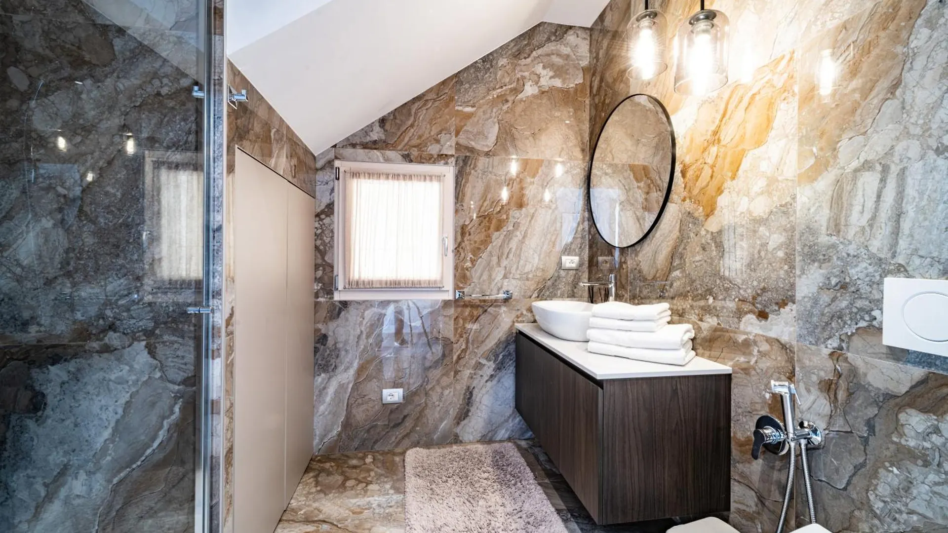 Lake Breeze Apartment Sirmione Italien