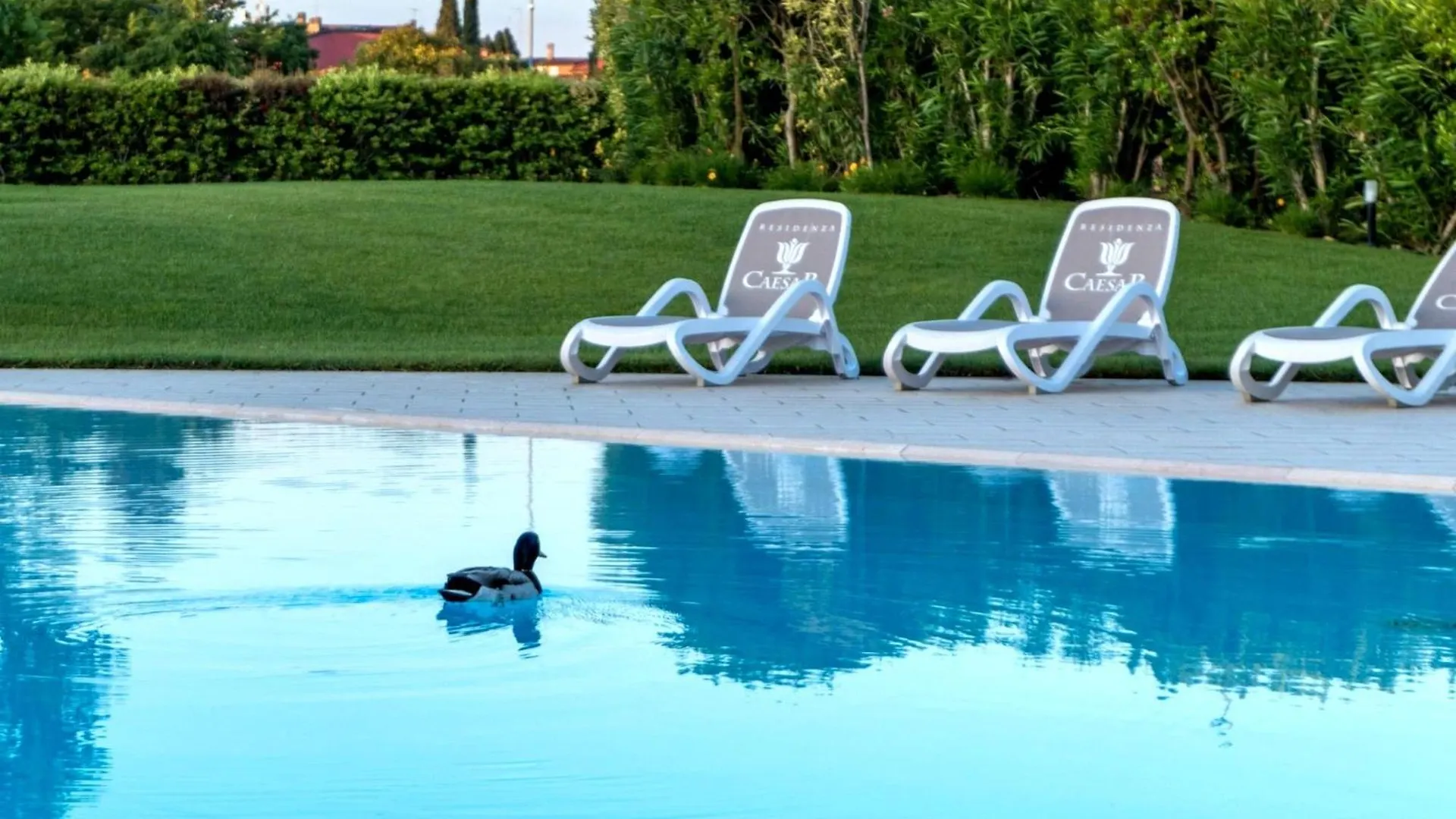 Lake Breeze Apartment Sirmione Italien